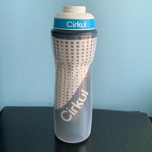 Cirkul - Navy Sport Bottle 22oz